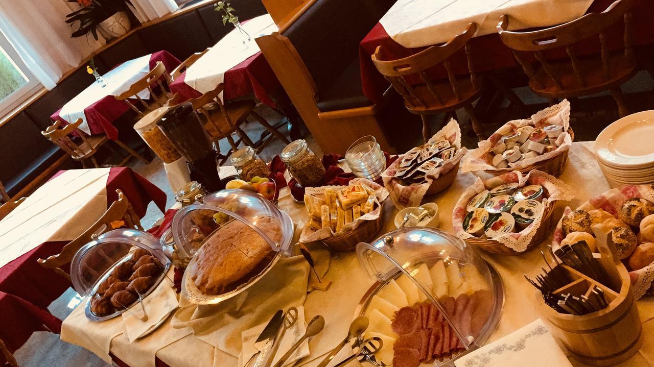Alpieve Albergo Pieve Pieve Di Ledro Zewnętrze zdjęcie