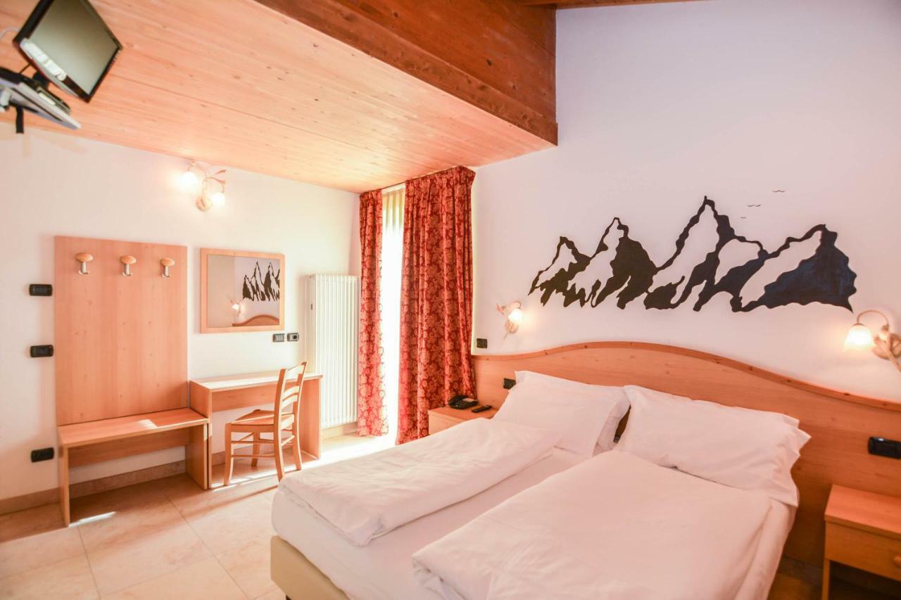 Alpieve Albergo Pieve Pieve Di Ledro Zewnętrze zdjęcie